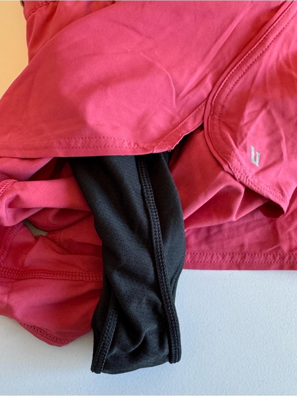 Vuori Women's Clementine 2.0 Athletic Shorts Size XL - Picture 6 of 7